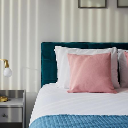 לונדון Canning Town By Viridian Apartments מראה חיצוני תמונה